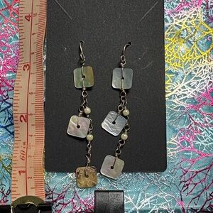 🖤Chic Mother of Pearl Dangle Earrings🖤